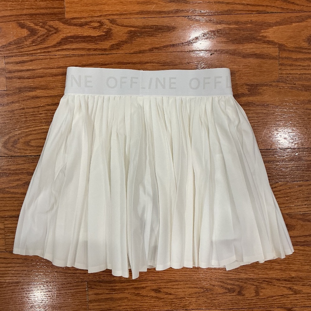 Offline tennis skirt with shorts underneath, size xs. Never worn